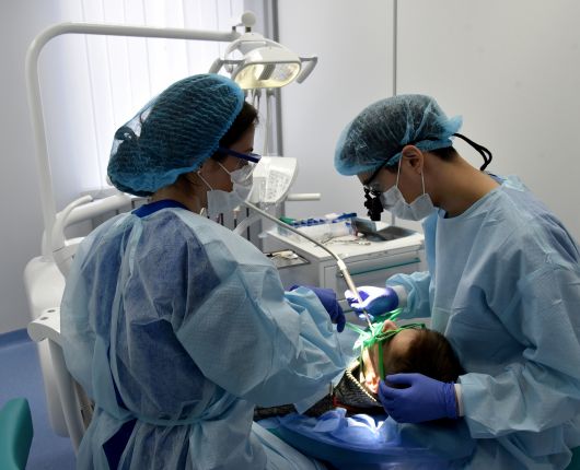 Asistență medicală dentară copiilor orfani. Misiune de voluntariat SUA